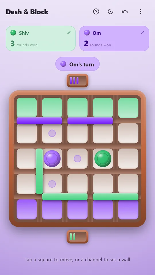 The light theme, mid-round on the five-square board with both pawns level